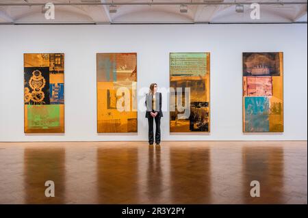 London, Großbritannien. 25. Mai 2023. Copperhead-Bite IV, V, IX und XII, 1985, Bby Robert Rauschenberg - Alchemy in Thaddaeus Ropac, London. Es vereint bedeutende Werke einiger der einflussreichsten europäischen und amerikanischen Künstler der Nachkriegszeit und der Gegenwart. Die Ausstellung ist für die Öffentlichkeit zugänglich: 26. Mai bis 29. Juli 2023. Kredit: Guy Bell/Alamy Live News Stockfoto
