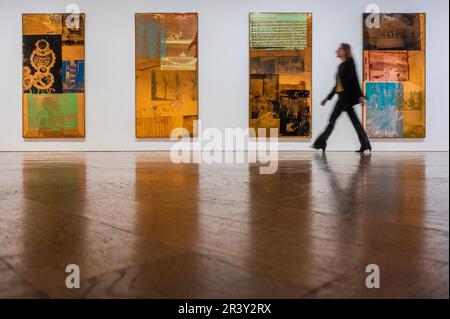 London, Großbritannien. 25. Mai 2023. Copperhead-Bite IV, V, IX und XII, 1985, Bby Robert Rauschenberg - Alchemy in Thaddaeus Ropac, London. Es vereint bedeutende Werke einiger der einflussreichsten europäischen und amerikanischen Künstler der Nachkriegszeit und der Gegenwart. Die Ausstellung ist für die Öffentlichkeit zugänglich: 26. Mai bis 29. Juli 2023. Kredit: Guy Bell/Alamy Live News Stockfoto