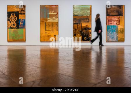 London, Großbritannien. 25. Mai 2023. Copperhead-Bite IV, V, IX und XII, 1985, Bby Robert Rauschenberg - Alchemy in Thaddaeus Ropac, London. Es vereint bedeutende Werke einiger der einflussreichsten europäischen und amerikanischen Künstler der Nachkriegszeit und der Gegenwart. Die Ausstellung ist für die Öffentlichkeit zugänglich: 26. Mai bis 29. Juli 2023. Kredit: Guy Bell/Alamy Live News Stockfoto