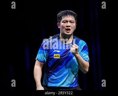 Durban, Südafrika. 25. Mai 2023. Fan Zhendong aus China feiert das Spiel der Männer im Einzelspiel 16 gegen Qiu Dang aus Deutschland bei den ITTF Table Tennis World Championships Finals 2023 in Durban, Südafrika, am 25. Mai 2023. Kredit: Li Yahui/Xinhua/Alamy Live News Stockfoto