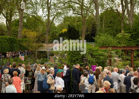 Menschenmassen am Eröffnungstag der Chelsea Flower Show 2023 Stockfoto