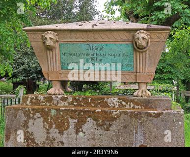 Friedhof der St. Marys Kirche, Isaac Solly, Steinsattelgrab, 27-05-1819, mit traurigen Löwen Stockfoto