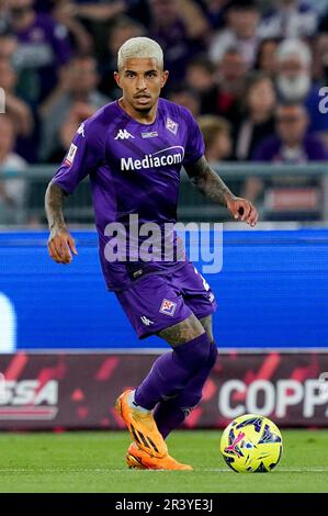 Rom, Italien. 24. Mai 2023. Dodo' von ACF Fiorentina während des Finalspiels der Coppa Italia Frecciarossa zwischen ACF Fiorentina und dem FC Internazionale am 24. Mai 2023 im Stadio Olimpico, Rom, Italien. Kredit: Giuseppe Maffia/Alamy Live News Stockfoto