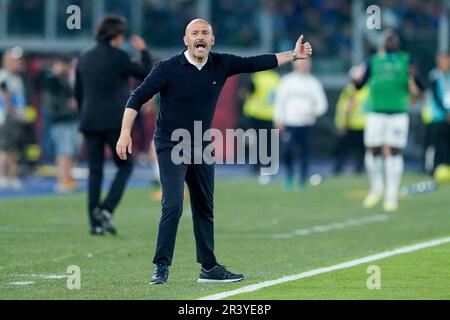 Vincenzo Italiano Manager von ACF Fiorentina Gesten während des Finalspiels der Coppa Italia Frecciarossa zwischen ACF Fiorentina und dem FC Internazionale am 24. Mai 2023 im Stadio Olimpico, Rom, Italien. Stockfoto