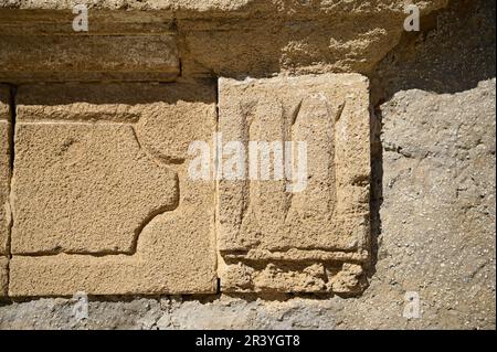 Schließung von Kalksteinbetonwänden in Marzamemi Sizilien, Italien. Stockfoto