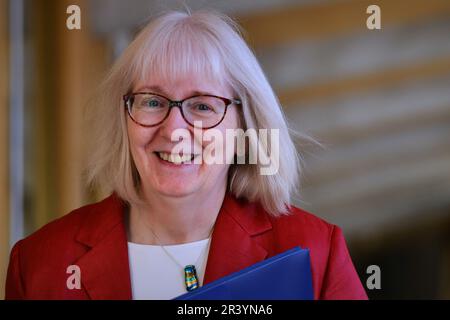 Edinburgh Scotland, Vereinigtes Königreich, 25. Mai 2023. Beatrice Wishart vom schottischen Parlament schreibt sst/alamy Live News Stockfoto