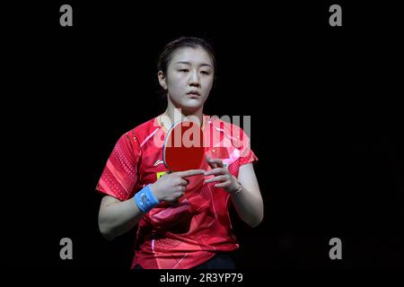 Durban, Südafrika. 25. Mai 2023. Chen Meng aus China reagiert auf das Spiel der Frauen im Einzelspiel 16 gegen Kihara Miyuu aus Japan bei den ITTF Table Tennis World Championships Finals 2023 in Durban, Südafrika, am 25. Mai 2023. Kredit: Wang Dongzhen/Xinhua/Alamy Live News Stockfoto