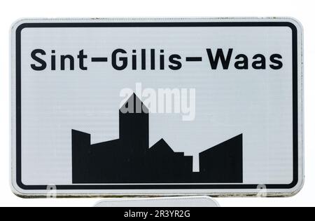 Sint-Gillis-Waas, Ostflämische Region, Belgien - 21. Mai 2023 - Straßenschild des Dorfes Sint-Gillis-Waas Stockfoto