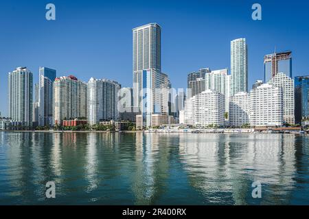 Miami, USA - 5. Dezember 2022. Blick auf die Brickell-Gebäude in Miami Stockfoto