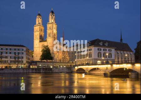 Blick auf den Grossmunster in Zürich, Schweiz Stockfoto