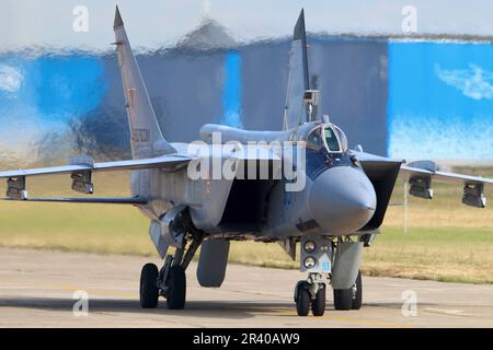 Ein MiG-31BM-Düsenjäger der russischen Luftwaffe. Stockfoto
