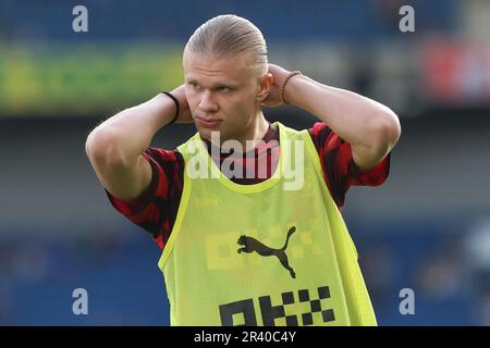 Erling Haaland bereitet sich für den Manchester City FC vor, bevor es im AMEX Stadium gegen Brighton & Hove Albion ankommt Stockfoto