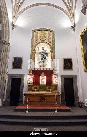 Seitenaltar in der Kathedrale von Santa Ana Stockfoto