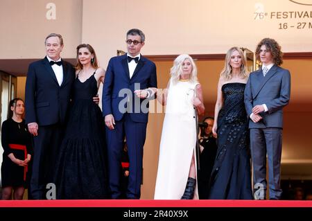 Olivier Rabourdin, Clotilde Courau, sagte Ben Said, Catherine Breillat, Lea Drucker und Samuel Kircher bei der Premiere des Kinofilms "L'été dernier / Last Summer" auf dem Festival de Cannes 2023 / 76. Internationale Filmfestspiele von Cannes im Palais des Festivals. Cannes, 25.05.2023 Stockfoto