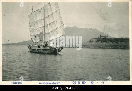 Japanische Szenen von Topographie, Schreinen, Wasserfällen und Straßenszenen im frühen 20. Jahrhundert. Hotels, Vulkane. Stockfoto