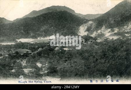 Japanische Szenen von Topographie, Schreinen, Wasserfällen und Straßenszenen im frühen 20. Jahrhundert. Hotels, Vulkane. Stockfoto