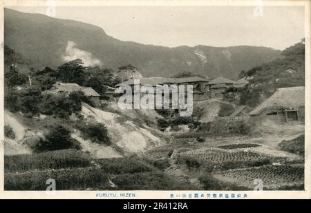 Japanische Szenen von Topographie, Schreinen, Wasserfällen und Straßenszenen im frühen 20. Jahrhundert. Hotels, Vulkane. Stockfoto