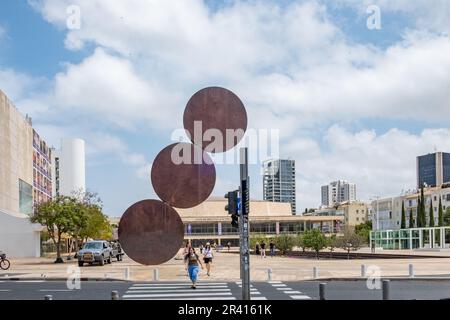 Tel Aviv, Israel - 18. Mai 2023: Der Kulturpalast oder das Charles Bronfman Auditorium ist die größte Konzerthalle in Tel Aviv, Israel, und Heimat der IS Stockfoto