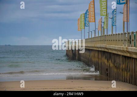 Durban Strandpromenade neuer Pier im Indischen Ozean Südafrika Stockfoto
