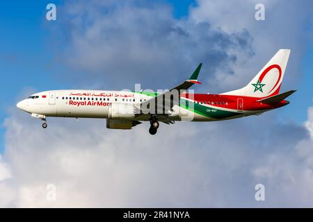 Royal Air Maroc Boeing 737 MAX 8 Aircraft Amsterdam Schiphol Airport in den Niederlanden Stockfoto