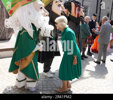 Armagh, Nordirland. 26. Mai 2023. Königin Camilla trifft Mitglieder der Öffentlichkeit während eines Besuchs im Enniskillen Castle, als Teil eines zweitägigen Besuchs in Nordirland. Foto: Donnerstag, 25. Mai 2023. Foto: The Royal Family/Credit: UPI/Alamy Live News Stockfoto