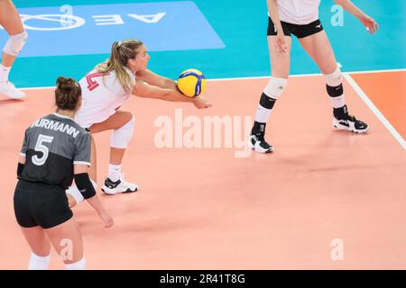 Lanciano, Italien. 23. Mai 2023. Hilary Howe aus Kanada in Aktion beim DHL Test Match Turnier Frauen-Volleyball zwischen Italien und Kanada im Palazzetto dello Sport. Endergebnis: Italien 3:1 Kanada. (Foto: Davide Di Lalla/SOPA Images/Sipa USA) Guthaben: SIPA USA/Alamy Live News Stockfoto