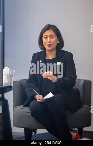 Detroit, Michigan, USA. 25. Mai 2023. USA Die Handelsbeauftragte Katherine Tai leitet während des APEC-Treffens der für Handel zuständigen Minister eine Diskussion über Handel und Arbeitnehmer. Kredit: Jim West/Alamy Live News Stockfoto