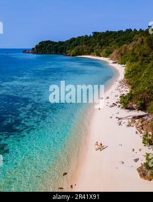 Blick auf die Drohne am Strand der Insel Koh Kradan in Thailand Stockfoto