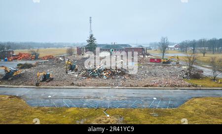 Große Luftdrohnenaufnahme der Abbruchstelle Stockfoto