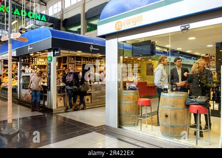 Bar de Tapas, Mercado del Olivar, mercat de lOlivar, Palma, Mallorca, balearen, Spanien. Stockfoto