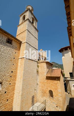 Campanario de la Iglesia de Sant Bartomeu, Alaró, Comarca de Raiguer, Mallorca, Balearen, Spanien, Europa. Stockfoto