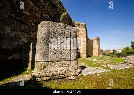 Muralla alto Imperial, remodelada por Flavio Trajanea en el siglo I, Conimbriga, Ciudad del Conventus Scallabitanus, provincia Romana de Lusitania, cerca de Condeixa-a-Nova, Distrito de Coimbra, Portugal, Europa. Stockfoto