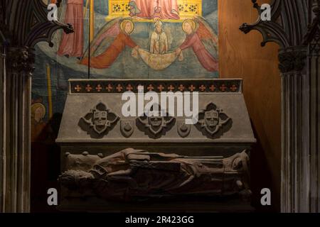 Sepulcro mittelalterlichen de Ramón Torrella, primer Obispo de Mallorca tras la conquista de Jaime I, Catedral de Mallorca, La Seu, siglo XIII gótico Levantino, Palma, Mallorca, Balearen, Spanien. Stockfoto