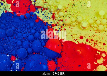 Drei blaue, rote und gelbe Streifen als Hintergrundelement Stockfoto