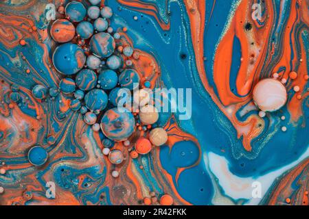 Schwimmende Blasen in abstraktem Acryl- und Ölgemälde-Hintergrund Stockfoto