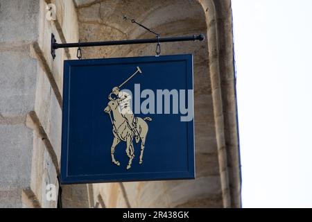 Bordeaux , Aquitaine Frankreich - 05 19 2023 : Ralph Lauren Store Textschild und Logo Marke Ladenkette Frontwandeingang Fassade US Modefirma Bouti Stockfoto