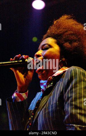 Mailand Italien 2002-05-22: Macy Gray Live-Konzert im Magazzini Generali Stockfoto
