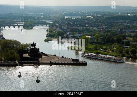 Deutscher Eck, Blick auf die Festung Ehrenbreitstein, Koblenz, Rheinland-Pfalz, Deutschland Stockfoto