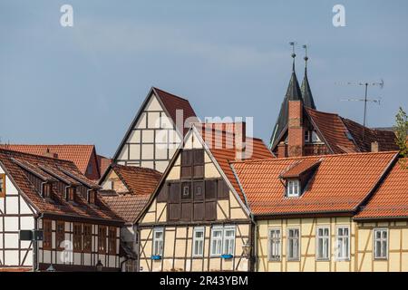 Die zum Weltkulturerbe gehörende Stadt Quedlinburg verfügt über Fachwerkfassaden im Stadtzentrum Stockfoto