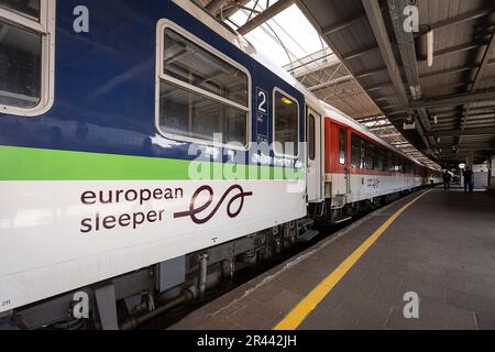 Brüssel, Belgien. 26. Mai 2023. Abbildung zeigt den europäischen Nachtzug, der Brüssel, Amsterdam und Berlin verbindet, am Freitag, den 26. Mai 2023, am Bahnhof Brüssel Süd/Bruxelles-Midi/Brussel Zuid. BELGA FOTO JAMES ARTHUR GEKIERE Kredit: Belga News Agency/Alamy Live News Stockfoto