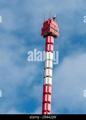 TV-Sender auf dem Klinovec-Berggipfel 1244m. Erzberge, Krusne Hory in der tschechischen republik. Stockfoto