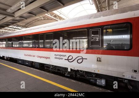 Brüssel, Belgien. 26. Mai 2023. Abbildung zeigt den europäischen Nachtzug, der Brüssel, Amsterdam und Berlin verbindet, am Freitag, den 26. Mai 2023, am Bahnhof Brüssel Süd/Bruxelles-Midi/Brussel Zuid. BELGA FOTO JAMES ARTHUR GEKIERE Kredit: Belga News Agency/Alamy Live News Stockfoto