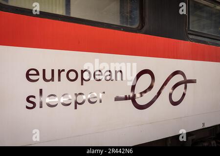 Brüssel, Belgien. 26. Mai 2023. Abbildung zeigt den europäischen Nachtzug, der Brüssel, Amsterdam und Berlin verbindet, am Freitag, den 26. Mai 2023, am Bahnhof Brüssel Süd/Bruxelles-Midi/Brussel Zuid. BELGA FOTO JAMES ARTHUR GEKIERE Kredit: Belga News Agency/Alamy Live News Stockfoto