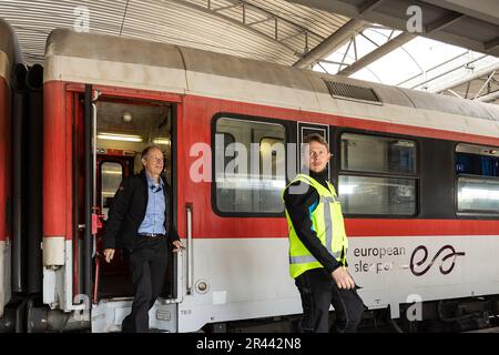 Brüssel, Belgien. 26. Mai 2023. Das Bild zeigt die Ankunft des europäischen Nachtzugs, der Brüssel, Amsterdam und Berlin verbindet, am Freitag, den 26. Mai 2023, am Bahnhof Brüssel Süd/Bruxelles-Midi/Brussel Zuid. BELGA FOTO JAMES ARTHUR GEKIERE Kredit: Belga News Agency/Alamy Live News Stockfoto