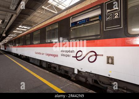 Brüssel, Belgien. 26. Mai 2023. Abbildung zeigt den europäischen Nachtzug, der Brüssel, Amsterdam und Berlin verbindet, am Freitag, den 26. Mai 2023, am Bahnhof Brüssel Süd/Bruxelles-Midi/Brussel Zuid. BELGA FOTO JAMES ARTHUR GEKIERE Kredit: Belga News Agency/Alamy Live News Stockfoto