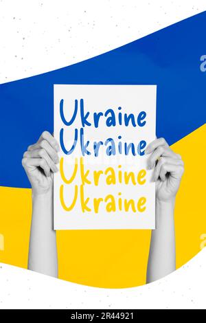 Musterkollage einer Aktivistin, die ein Plakat mit ukrainischer Inschrift über der Nationalsymbolflagge „kein Kriegskonzept“ hält Stockfoto
