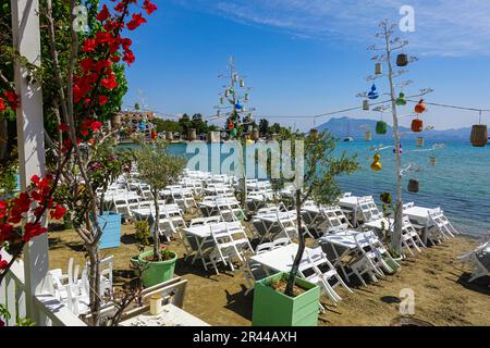 Sonniges Wetter am beliebten türkischen Urlaubsziel Datca, türkisfarbene Küste, Türkei Stockfoto