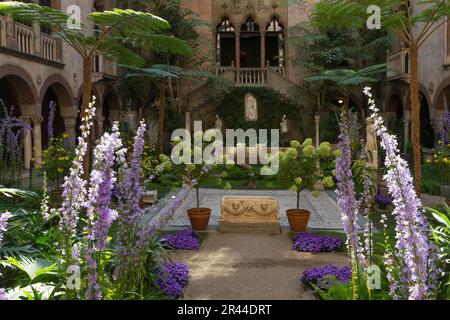 Atrium der Fenway Hof, Garten im Innenhof, Isabella Stewart Gardner Museum, Boston, Mass, Massachusetts, North America, US, USA Stockfoto