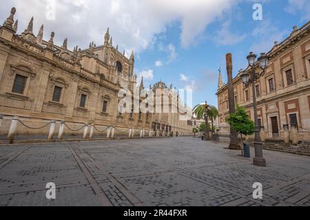 Sevilla Kathedrale und Allgemeines Archiv der Indischen Inseln (Archivo General de Indias) - Sevilla, Andalusien, Spanien Stockfoto