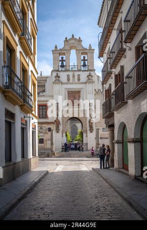 Tür der Vergebung (Puerta del Perdon) in der Kathedrale von Sevilla - Sevilla, Andalusien, Spanien Stockfoto